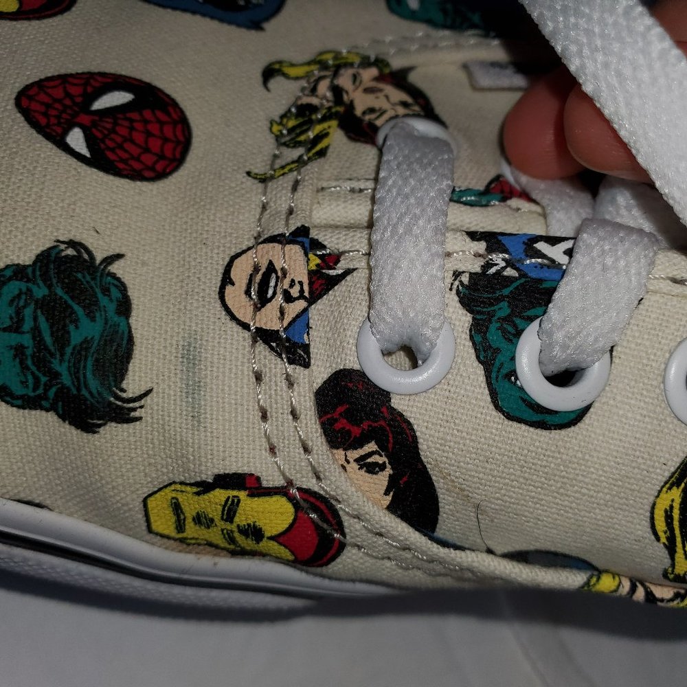 Vans Marvel Womans 7 - Mens 6 - Picture 12 of 14